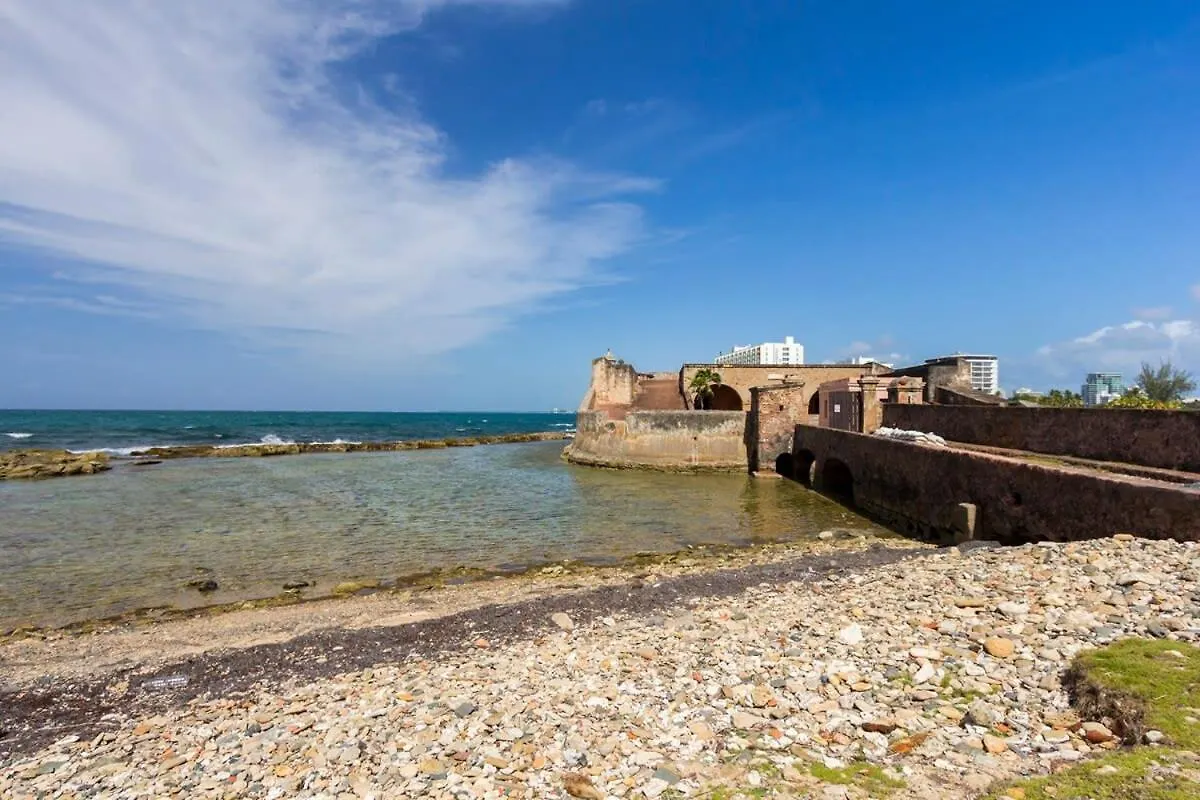 Gasthof Hotel San Cristobal Studio - Oceanfront In Trendy Condado Location San Juan
